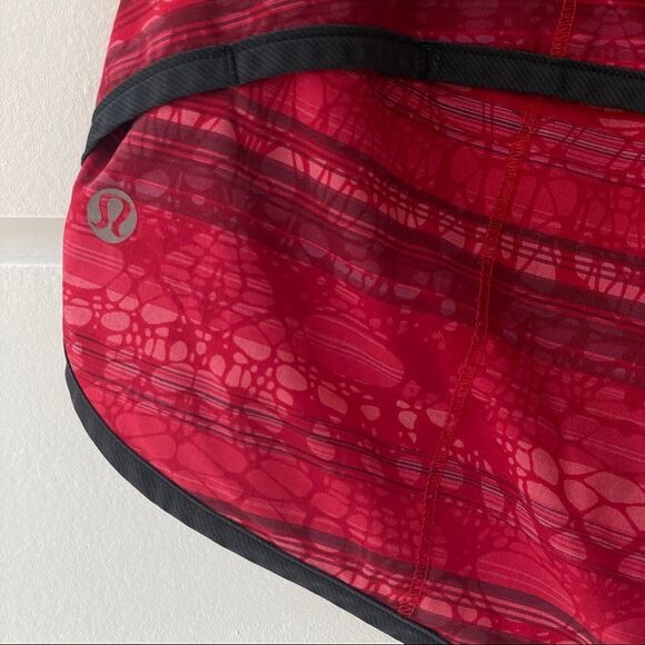 Lululemon Run Speed Short Make Davie Run Crazy Print Black Rare Unicorn Size 2 - Picture 4 of 9